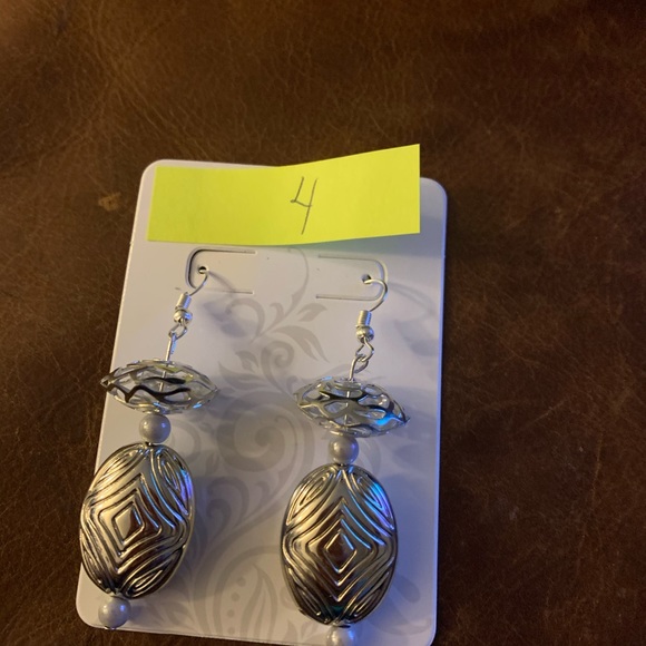 Earring - Picture 15 of 16